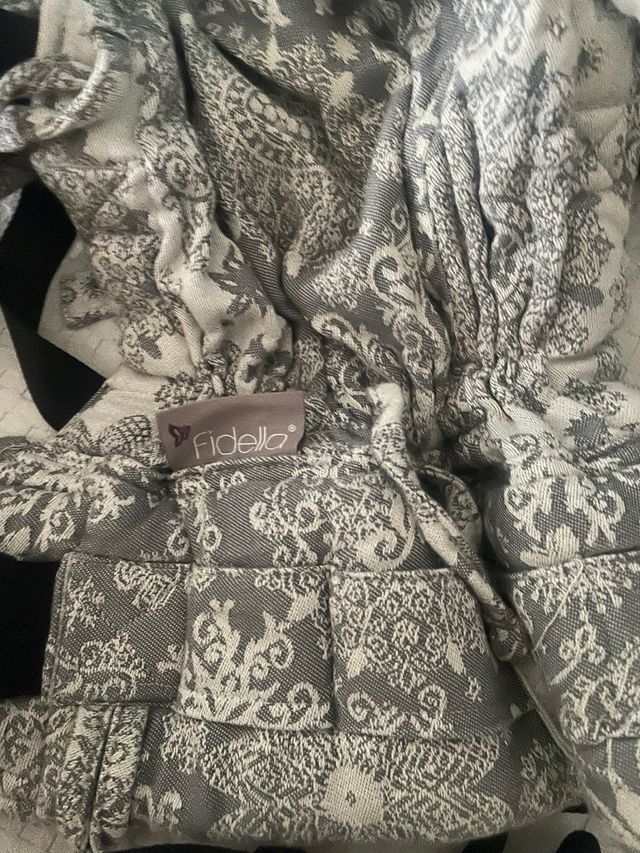 Fidella portabebés gris