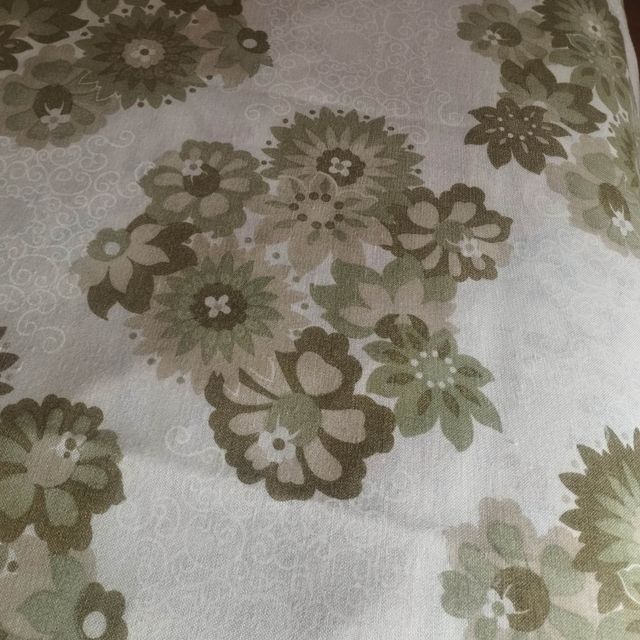 Colcha vintage flores verde-blanca