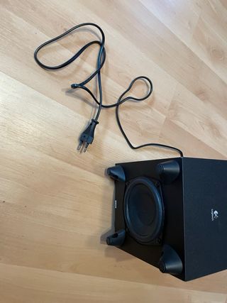 Altavoces Logitech 5.1 - Sistema de sonido