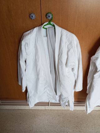 2 Kimonos completos Artes Marciales Blancos. 