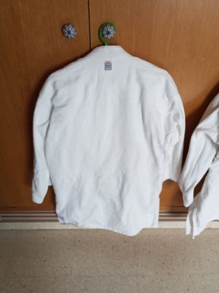 2 Kimonos completos Artes Marciales Blancos. 