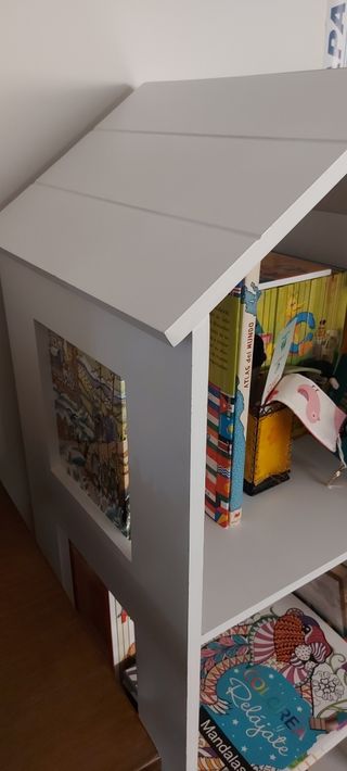 Estantería infantil casa-librería
118x43cm