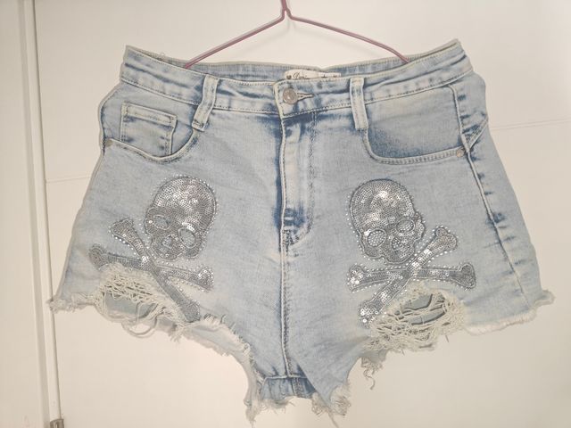 Shorts vaqueros rotos-calaveras