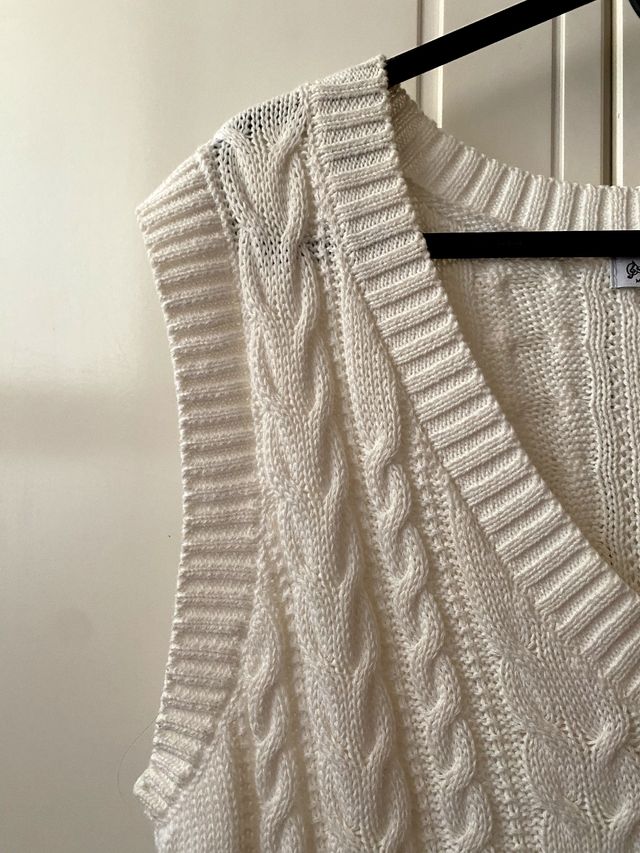 Chaleco Stradivarius blanco de punto