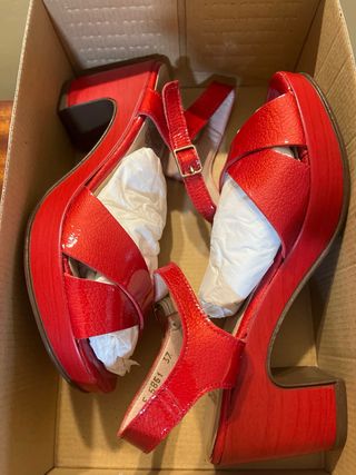 Sandalias Wonders rojas