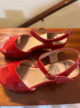 Sandalias Wonders rojas