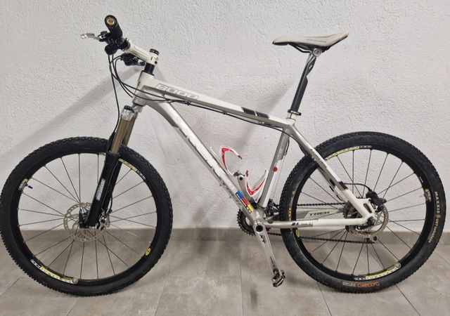 Trek 8000