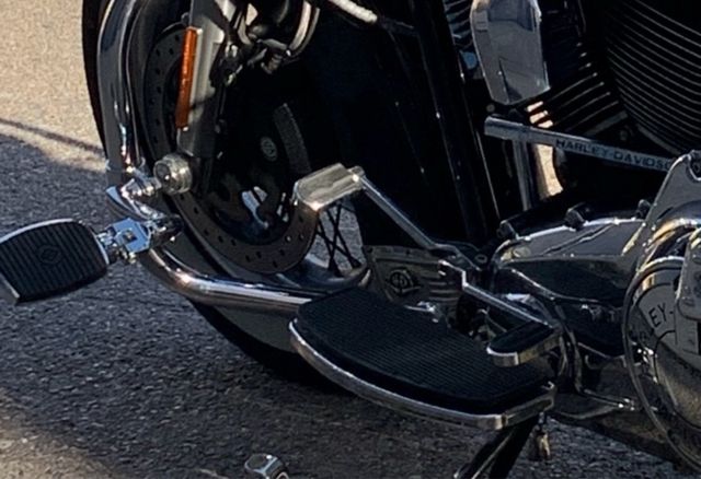 pedalitos y pedal de freno trasero Harley Davidson