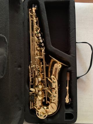 Saxo Alto Eastar II con muchos accesorios