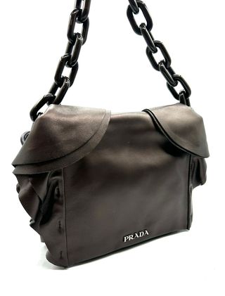 Bolso Prada marrón - volantes