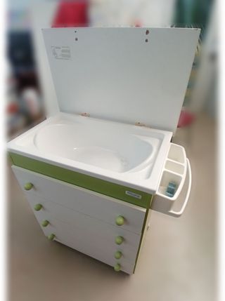 bañera cambiador mueble con ruedas