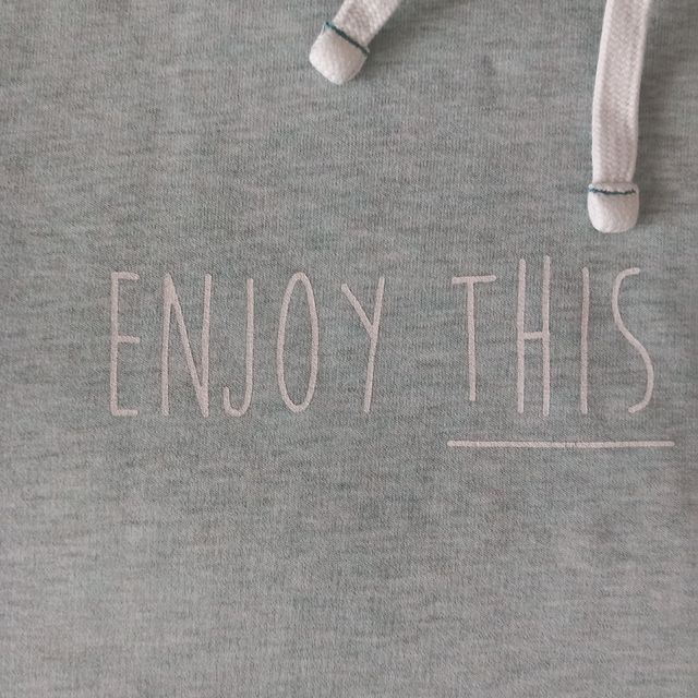 Felpa verde chiaro con cappuccio