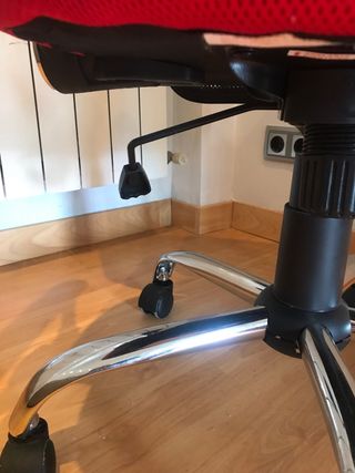 Silla oficina roja giratoria