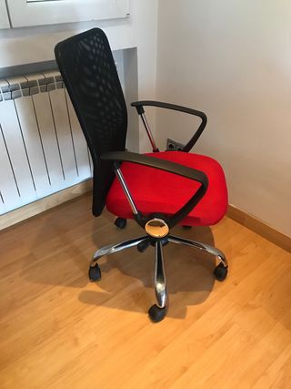 Silla oficina roja giratoria