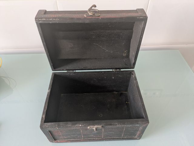 Baúl madera bambú vintage.