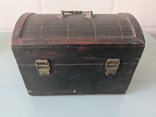 Baúl madera bambú vintage.