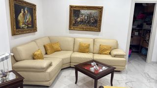 Divano in pelle beige