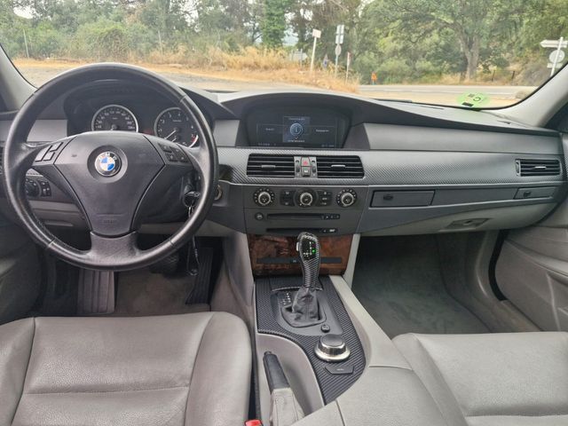 BMW 525i e60 Look M5