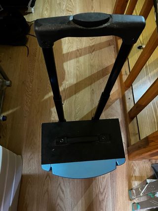 Altavoz COV portátil con ruedas