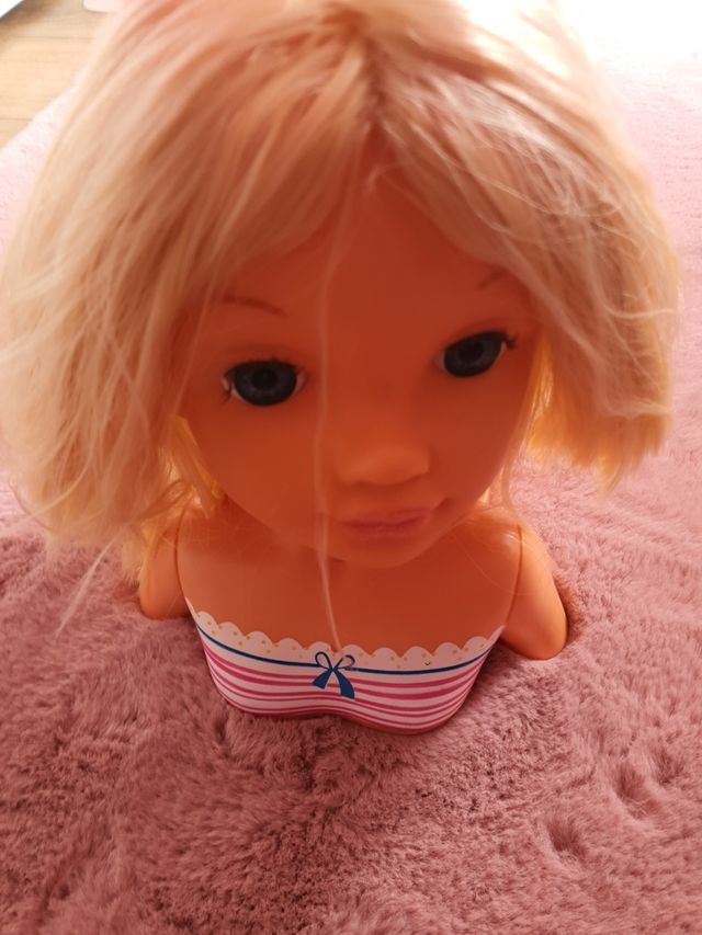 muñeca de niñas para maquillar