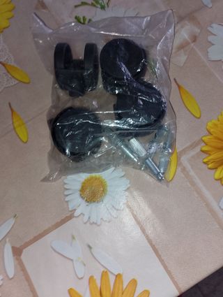4 Ruote girevoli + pistoncini