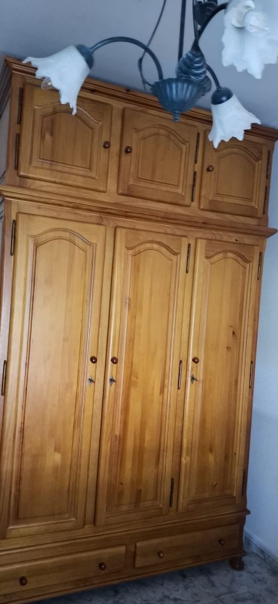 Armario madera maciza 3 puertas con maletero 