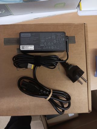 Cargador Lenovo 65W - Portátil