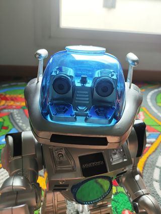 Robot Robi interactivo
