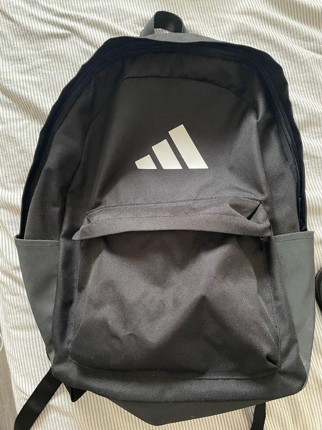 Mochila Adidas negra