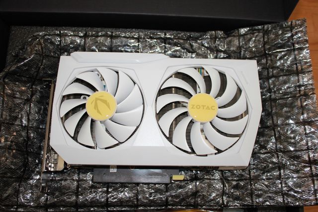 NVIDIA GeForce RTX 3060 AMP White Edition