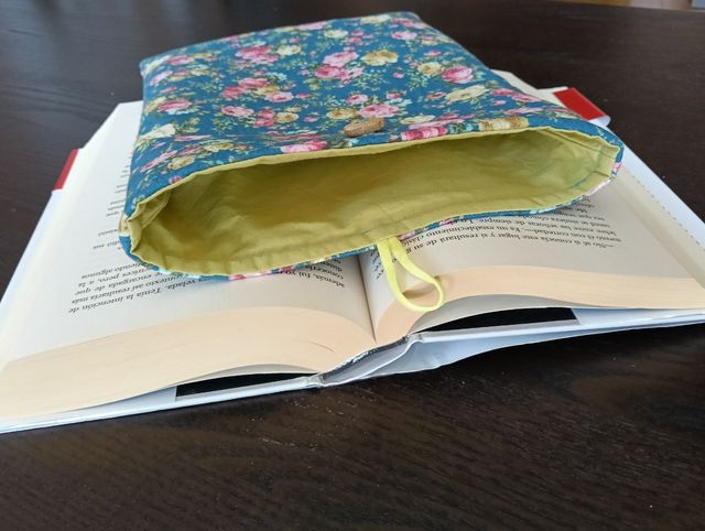 Funda libro acolchada Lecturas de otoño