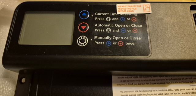 Puerta automática para pollitos