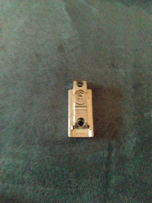  Bisagras Blum para muebles