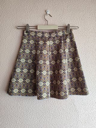 Falda skater marrón estampada