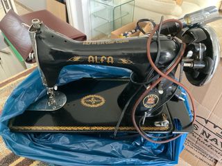 Máquina de coser Alfa