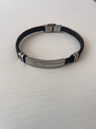 Pulsera cuero negra plata