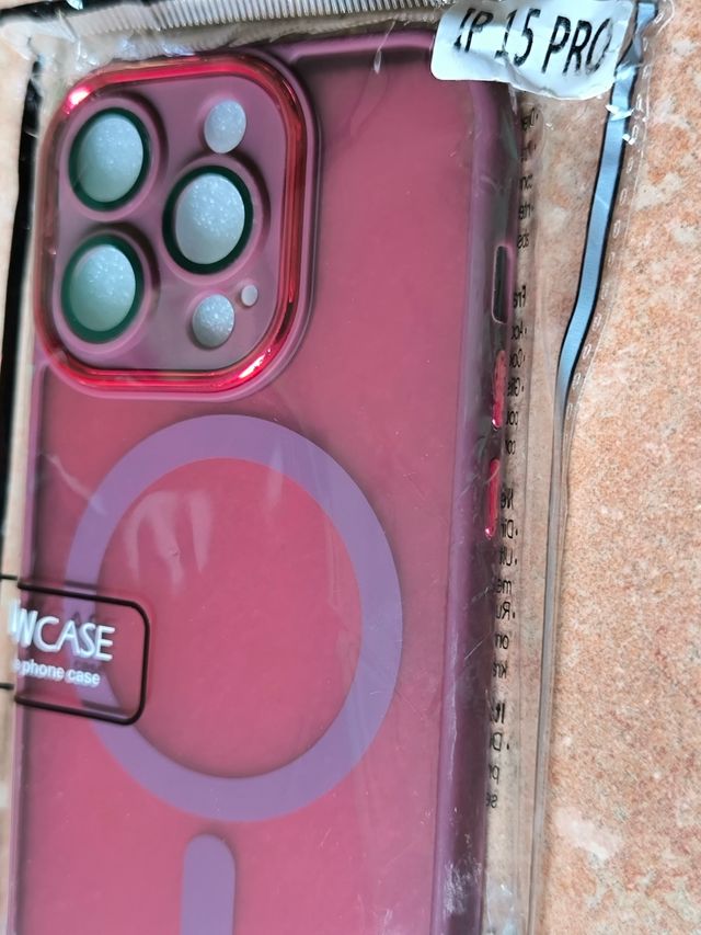 Cover iPhone 15 Pro MagSafe Vetrini Bordeaux