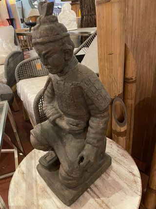 Figura Guerrero: Escultura cerámica terracotta