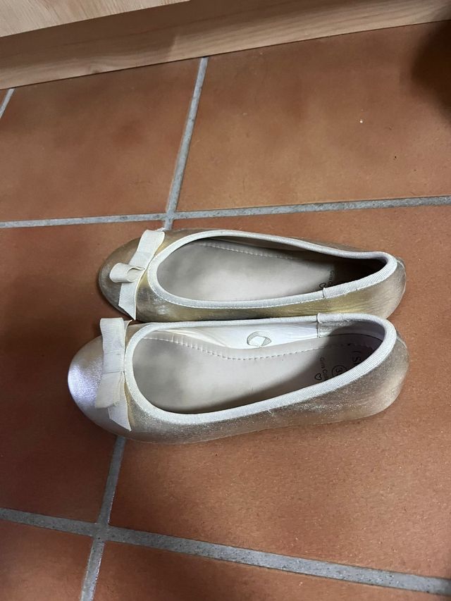 Bailarinas doradas niña