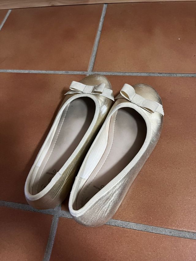Bailarinas doradas niña