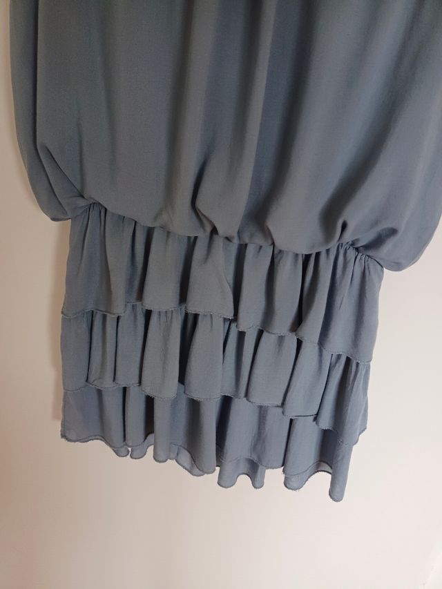 La talla se corresponde con una 36-38