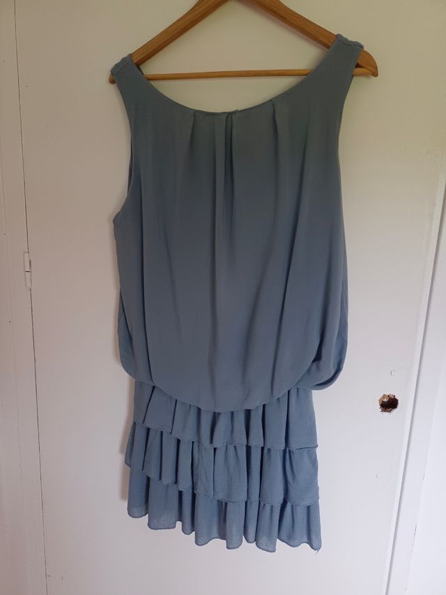 La talla se corresponde con una 36-38