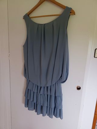 La talla se corresponde con una 36-38