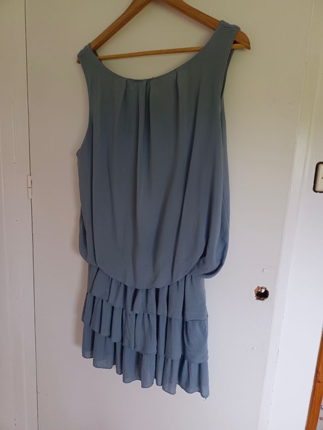 La talla se corresponde con una 36-38