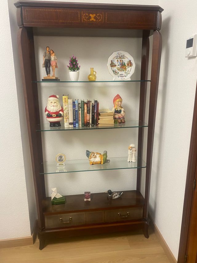 Mueble vitrina salón madera