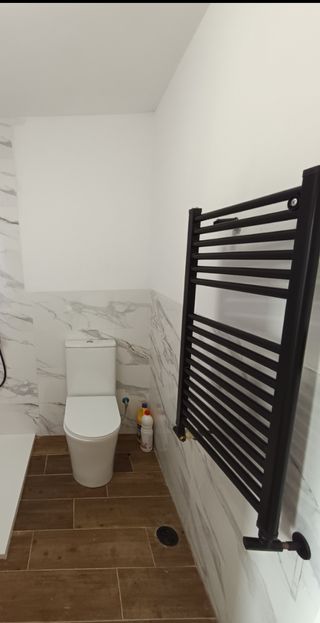 Toallero radiador negro metal