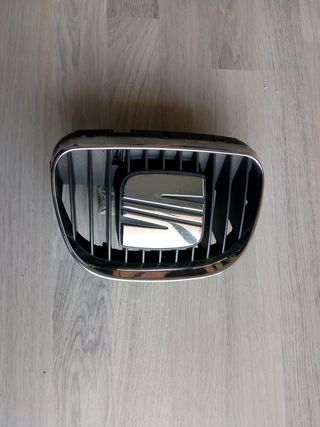 Rejilla central superior Seat León Cupra