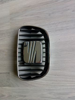 Rejilla central superior Seat León Cupra