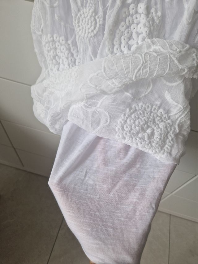 Canotta bianca ricamata