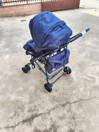 Carrito bebé azul con lunares. Leer descripción 